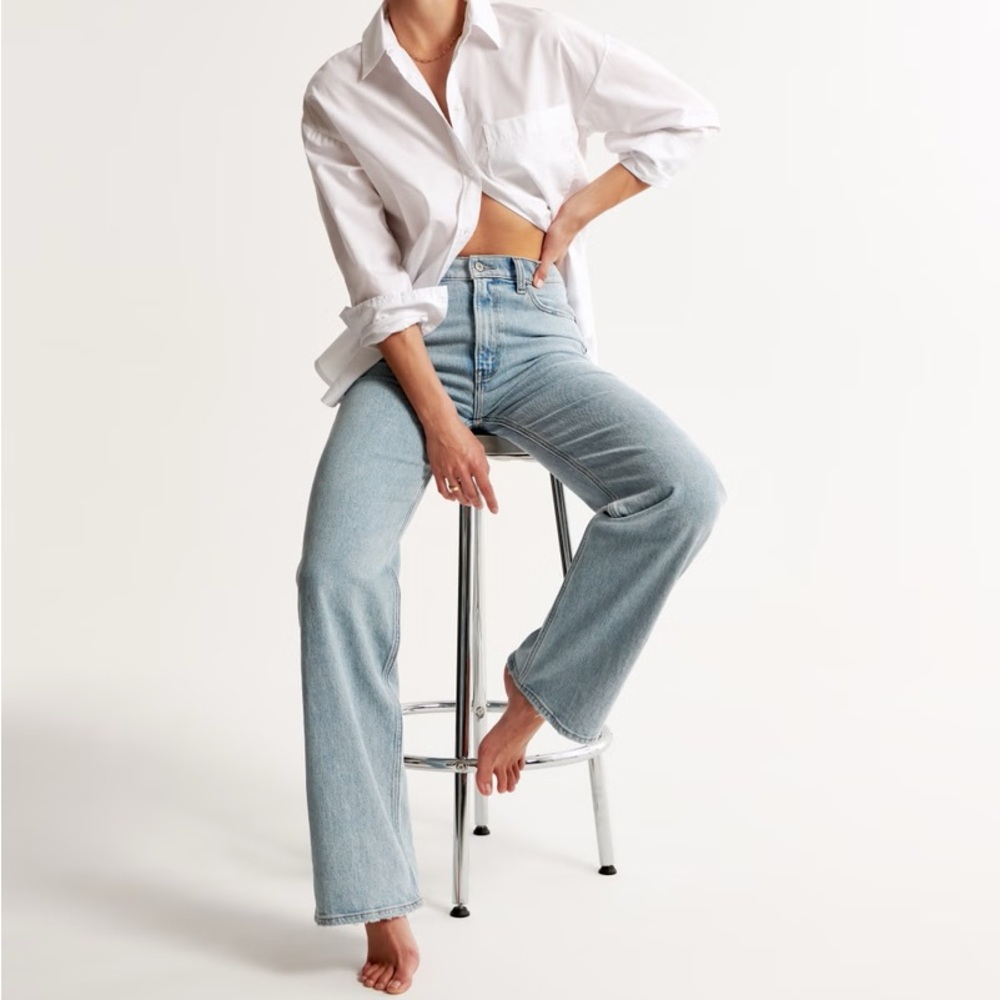 NTW ABERCROMBIE 90s Relaxed High Rise Jean x Light - size 27/XS